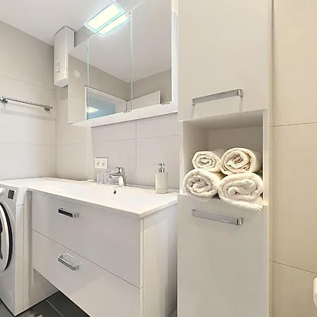 Jaeger By Interhome Zell am See